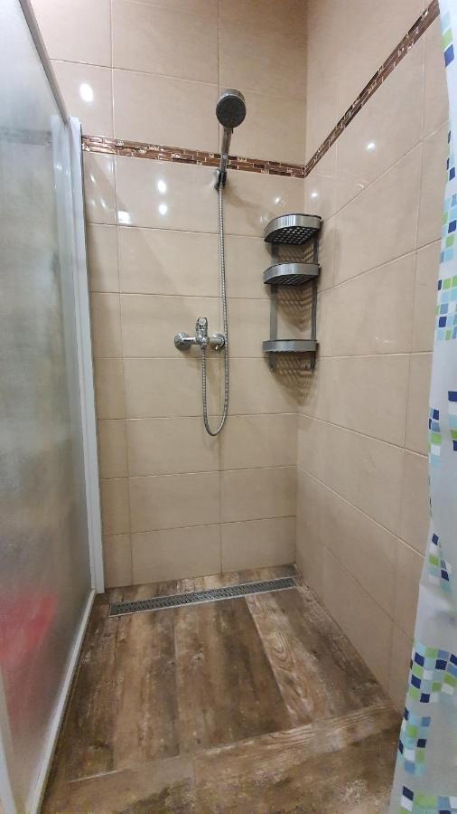 Aqua Apartman Tiszaujvaros Exterior photo